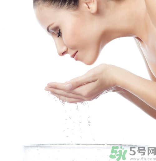 平時不保養 也能有干燥無緣的水嫩肌膚