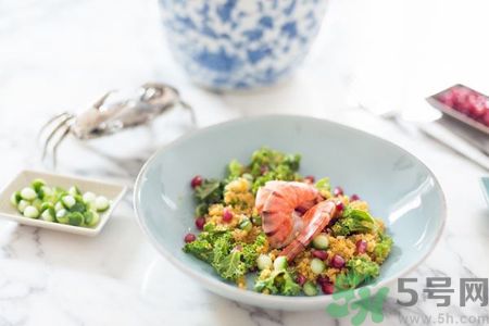 藜麥石榴斑節蝦怎么做 藜麥石榴斑節蝦制作方法