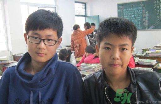 我13歲有點色怎么辦？我13歲有點色正不正常？