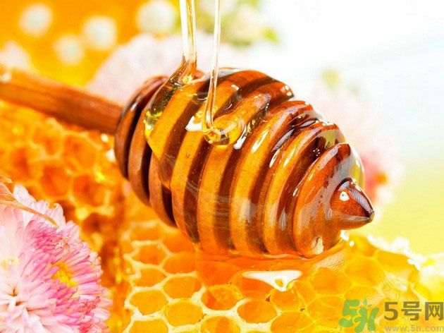 寶寶能吃蜂蜜嗎？怎么給寶寶吃蜂蜜才好？