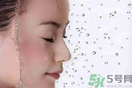 皮膚起皮怎么辦？皮膚起皮用什么護膚品？