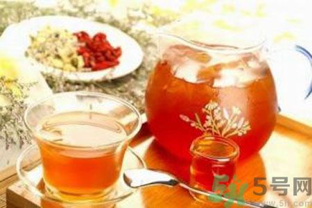 枸杞泡水有什么害處？枸杞泡水喝有什么好處？