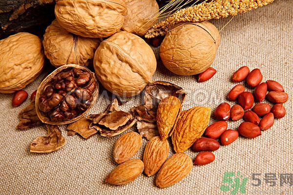 吃新鮮水果能抗皺嗎？防皺紋要吃什么？