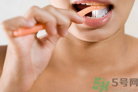 牙齦出血是怎么回事？牙齦出血怎么辦？