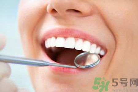 牙齒發(fā)黃怎么辦？牙齒怎么變白？