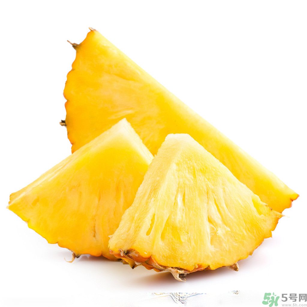 菠蘿發黑能吃嗎？菠蘿為什么要用鹽水泡？