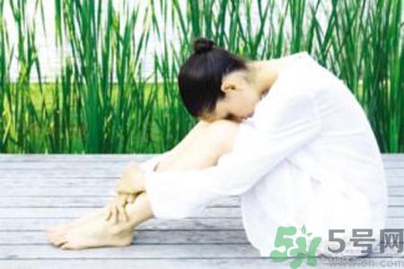 月經(jīng)有血塊是怎么回事？月經(jīng)有血塊怎么調(diào)理？