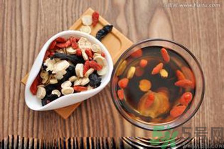 月經(jīng)有血塊是怎么回事？月經(jīng)有血塊怎么調(diào)理？
