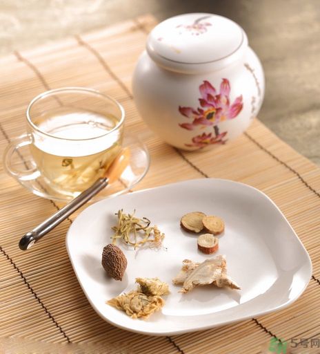 月經(jīng)有血塊是怎么回事？月經(jīng)有血塊怎么調(diào)理？