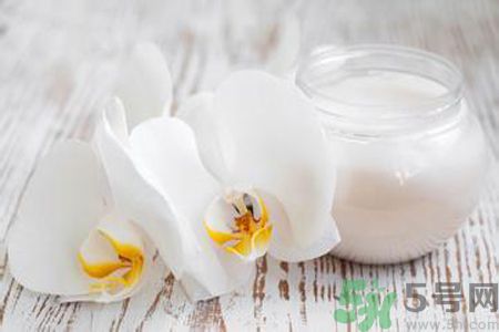 角質(zhì)層薄用什么護(hù)膚品？角質(zhì)層薄用什么洗面奶？