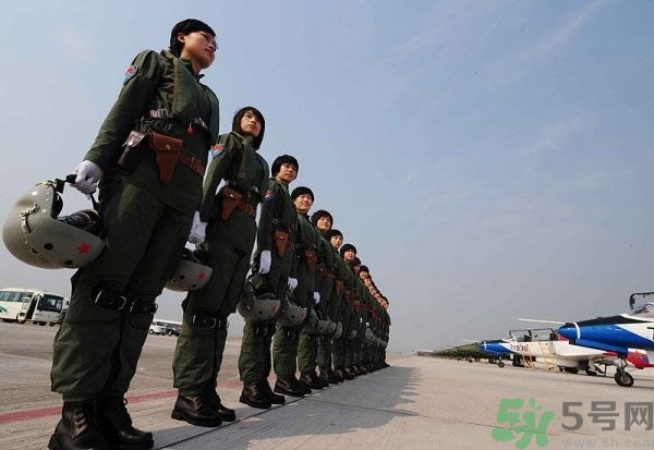 公交車遇到色狼怎么辦？防色狼手冊教你一招搞定！