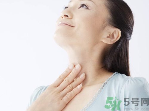 ?17歲女生有喉結(jié)正常嗎？17歲女生喉結(jié)突出怎么辦？