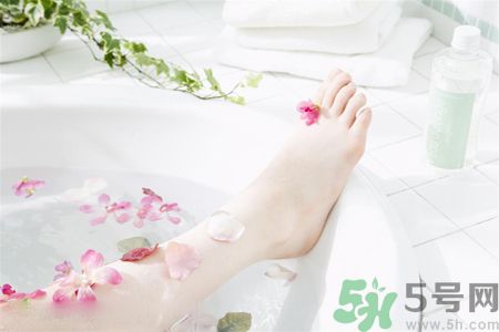 經期可以洗澡嗎？經期可以洗頭嗎？