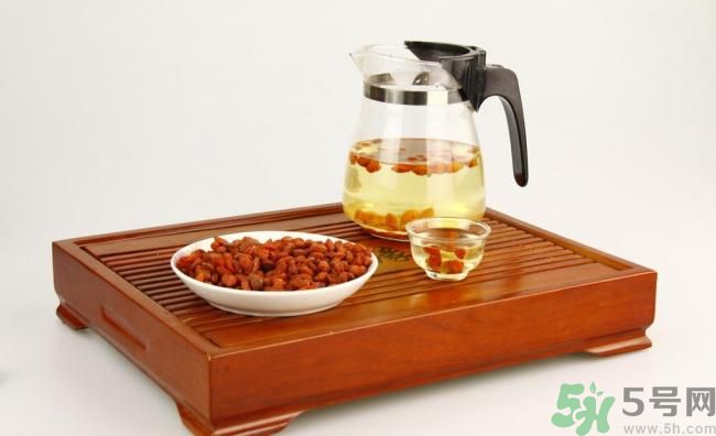 枸杞干吃好還是泡水好？枸杞怎么吃效果最好？