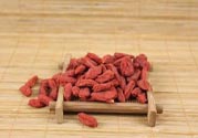 枸杞干吃好還是泡水好？枸杞怎么吃效果最好？
