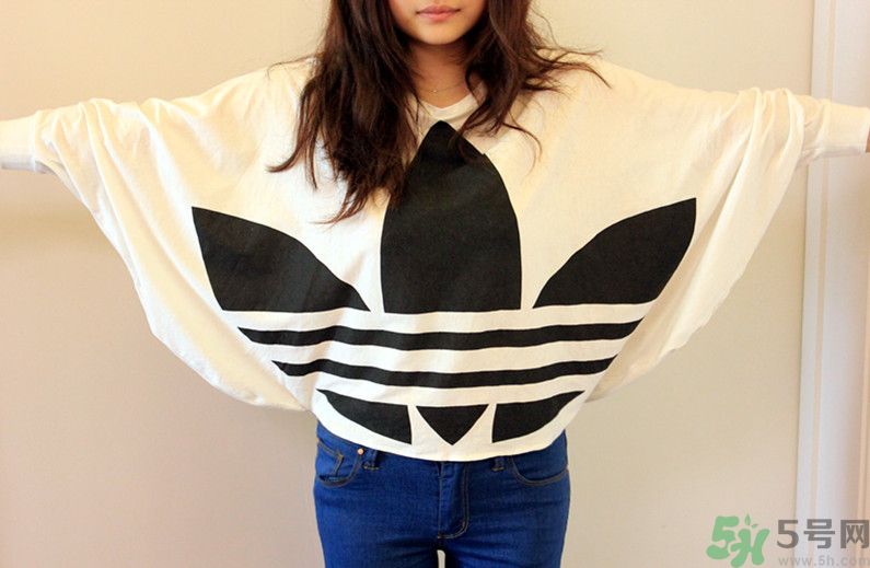 長(zhǎng)得胖女生怎么穿衣服顯瘦？胖女孩穿什么褲子好？