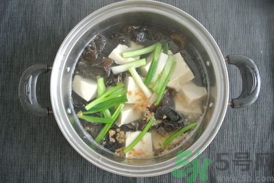 黑木耳可以治便秘嗎？黑木耳有什么食療的方法？