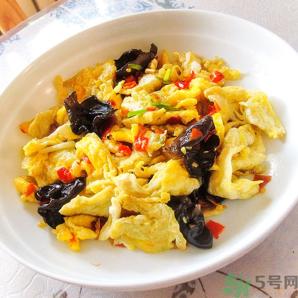 黑木耳炒雞蛋怎么做？黑木耳炒雞蛋怎么做最好吃？
