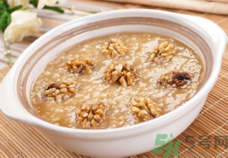 春季怎么護(hù)膚？春季護(hù)膚吃什么？