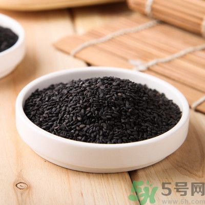 黑芝麻怎么吃可以治白發？黑芝麻真的能治白頭發？