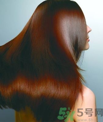 頭發干枯是為什么？頭發干枯的原因？