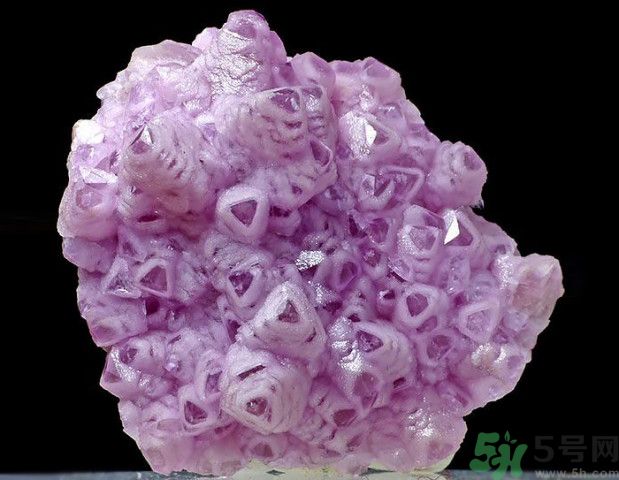三生石是真的嗎？三生石能保佑姻緣嗎？