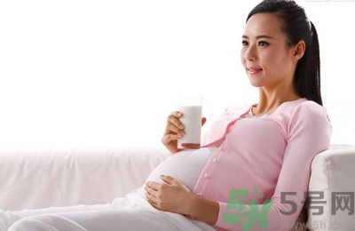 想懷孕擠破頭懷孕要排隊 不按學(xué)校規(guī)定就開除！