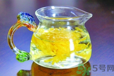桃花可以和菊花一起喝嗎?桃花能和菊花一起泡水喝嗎?