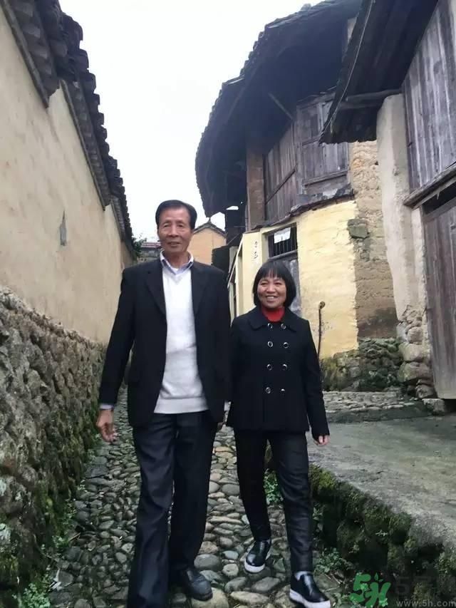 浙江富翁棄億萬資產與農婦結婚  怎樣追求真愛才好？