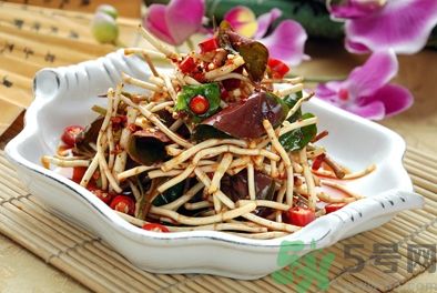 黃瓜可以和魚腥草涼拌一起吃嗎？黃瓜涼拌魚腥草好吃嗎？