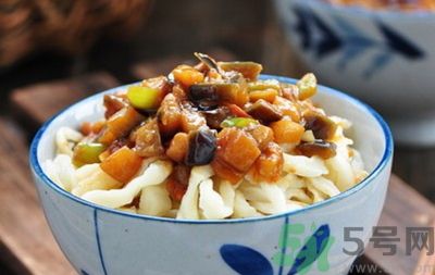 茄子肉丁打鹵面怎么做？茄子肉丁打鹵面好吃嗎？