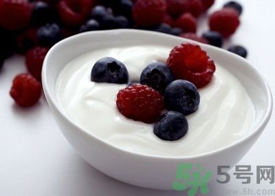 每天喝檸檬水可以排毒嗎？喝檸檬水好不好？