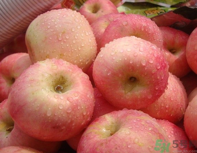 晚上9點以后可以吃蘋果嗎？晚上吃蘋果好不好？