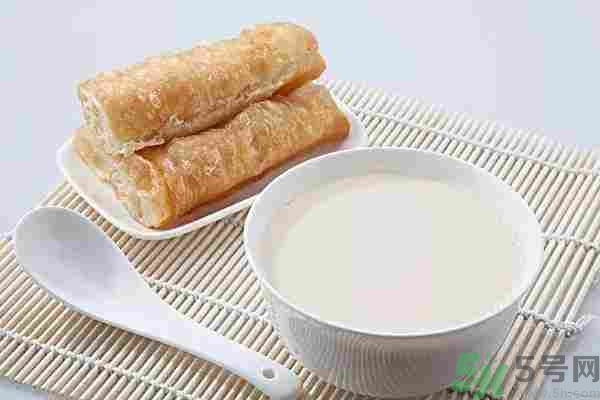 早餐吃面還是包子比較好？早餐吃包子和面健康嗎？