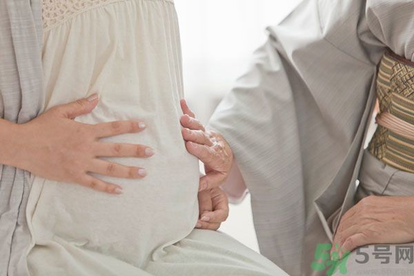 剖腹產和順產那種比較好?二者有什么不同? 剖腹產和順產那種比較好?二者有什么不同?