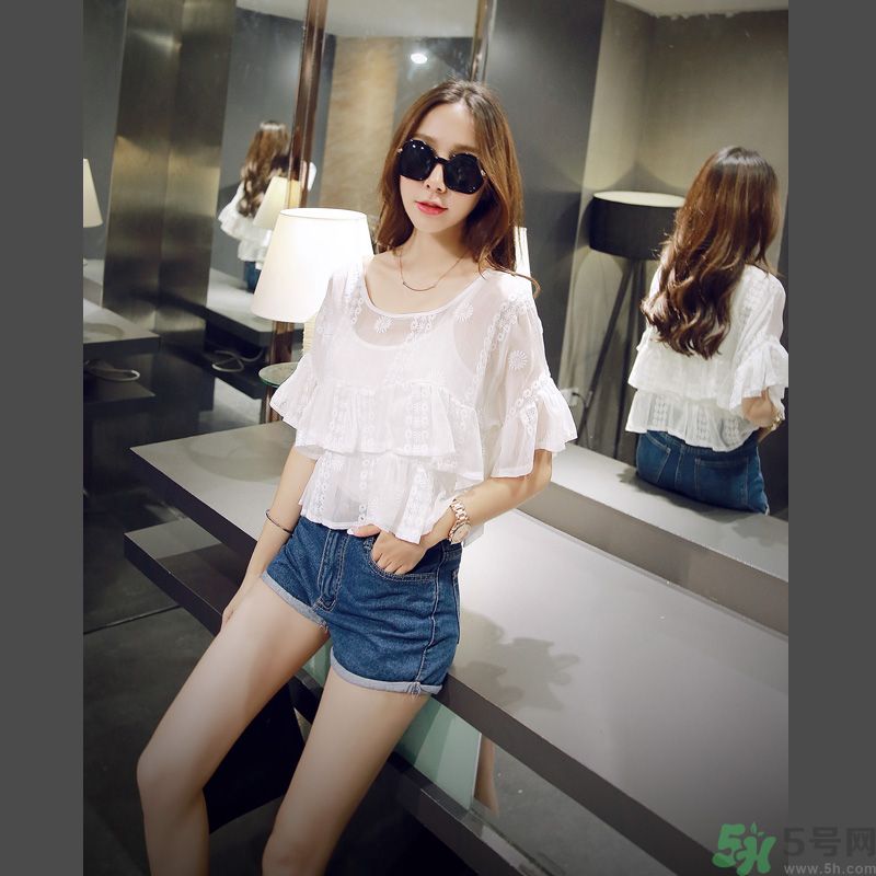 胸小的女生怎么穿衣服好看？胸小的女生怎么穿衣顯得胸大？