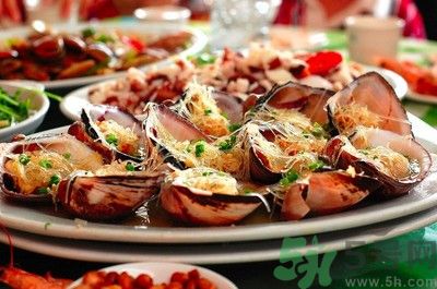 吃海鮮能喝啤酒嗎？吃海鮮為什么不能喝啤酒？