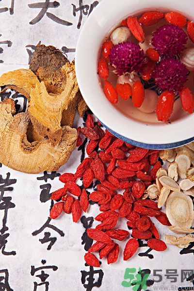 枸杞可以長時間燉煮嗎？枸杞有什么功效？