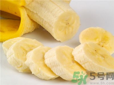 香蕉中間發黑可以吃嗎？香蕉中間發黑吃了會怎么樣？