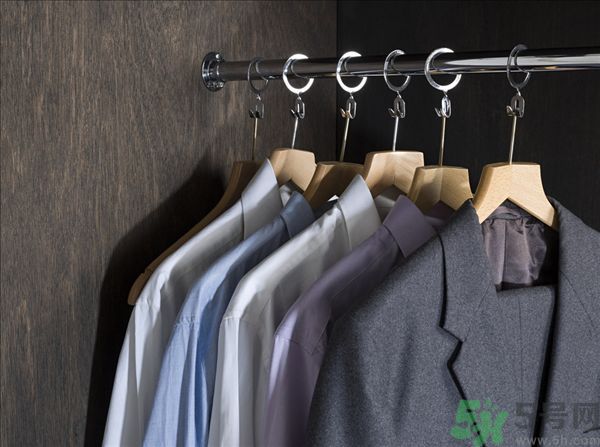 什么面料不容易皺？如何挑選不易皺的衣服？