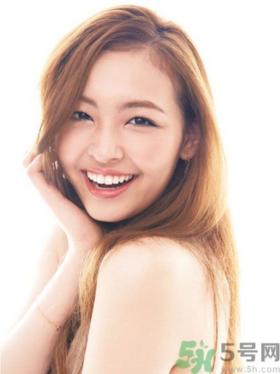 靚彩伊人新顏透亮柔膚液是什什么膚質？靚彩伊人新顏透亮柔膚液怎么樣？