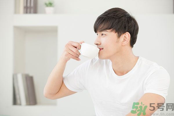 左撇子真的更聰明嗎？左撇子的優勢與劣勢