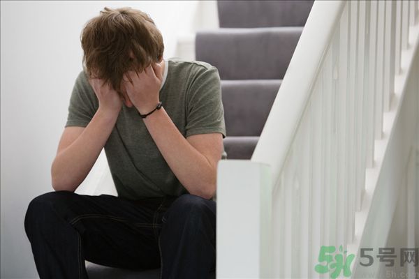 一生氣就流眼淚是怎么回事？生氣流淚怎么辦？