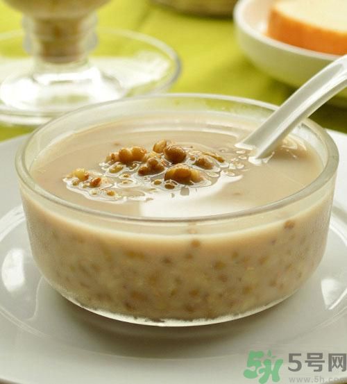 孩子發(fā)燒能吃冰淇淋嗎？感冒發(fā)燒可以吃雪糕嗎？
