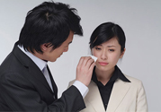 一生氣就流眼淚是怎么回事？生氣流淚怎么辦？