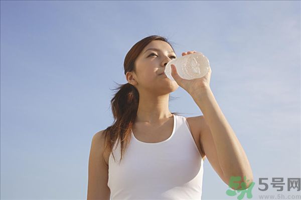 邊跑步邊喝豆漿可以嗎？跑步的時候喝豆漿好嗎？