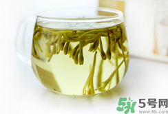 金銀花可以和菊花一起泡水喝嗎?金銀花能和菊花一起泡嗎?