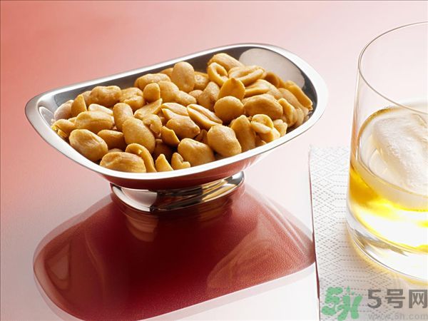 姬松茸燉豬蹄能放花生嗎？姬松茸燉豬蹄的做法？