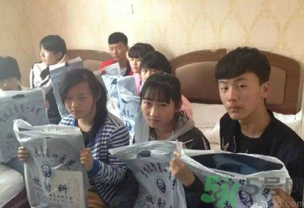 初中生全體甲醛中毒是怎么回事？初中生全體甲醛中毒是哪個學校？