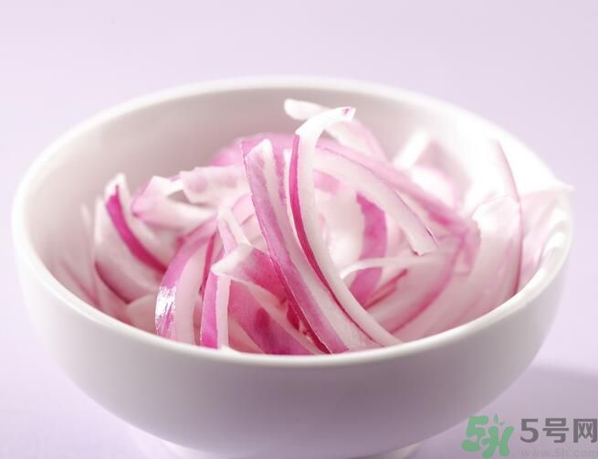 洋蔥可以生吃嗎？洋蔥生吃有什么好處？